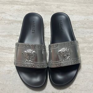 Versace Medusa Slides M 11.5 Platinum - Like New